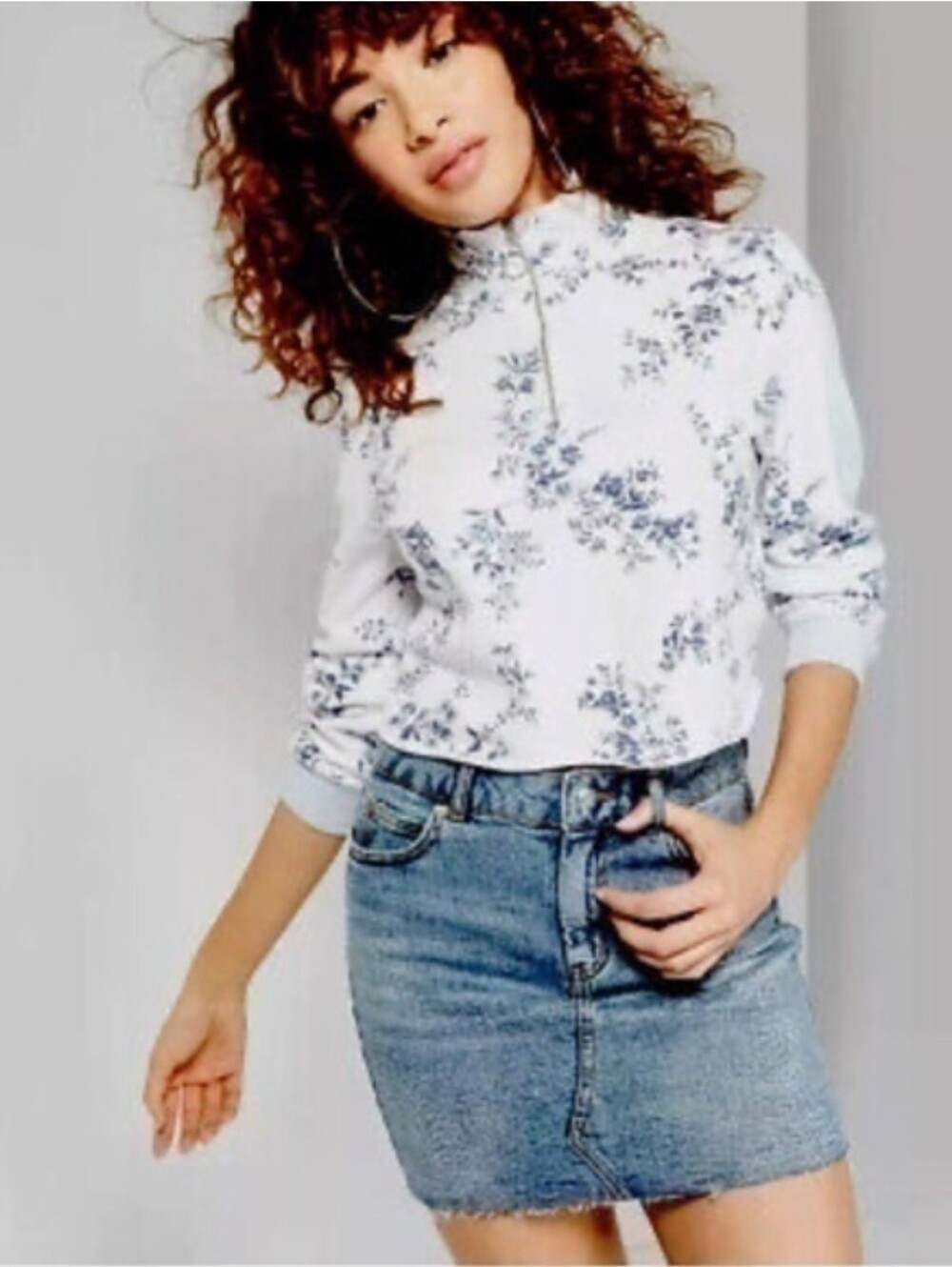Wild Fable Raw Frayed Hem Denim Mini Skirt Stone Wash Womens Size 8